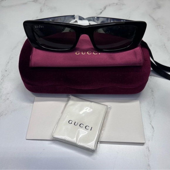Gucci GG0516S Shiny Bilayer Black White Mother Of Pearl Sunglasses main image 11